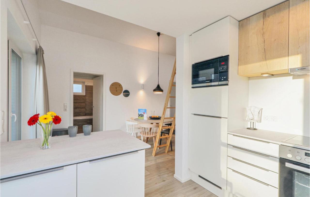 Gorgeous Home In Lembruch-Duemmer See With Kitchen المظهر الخارجي الصورة