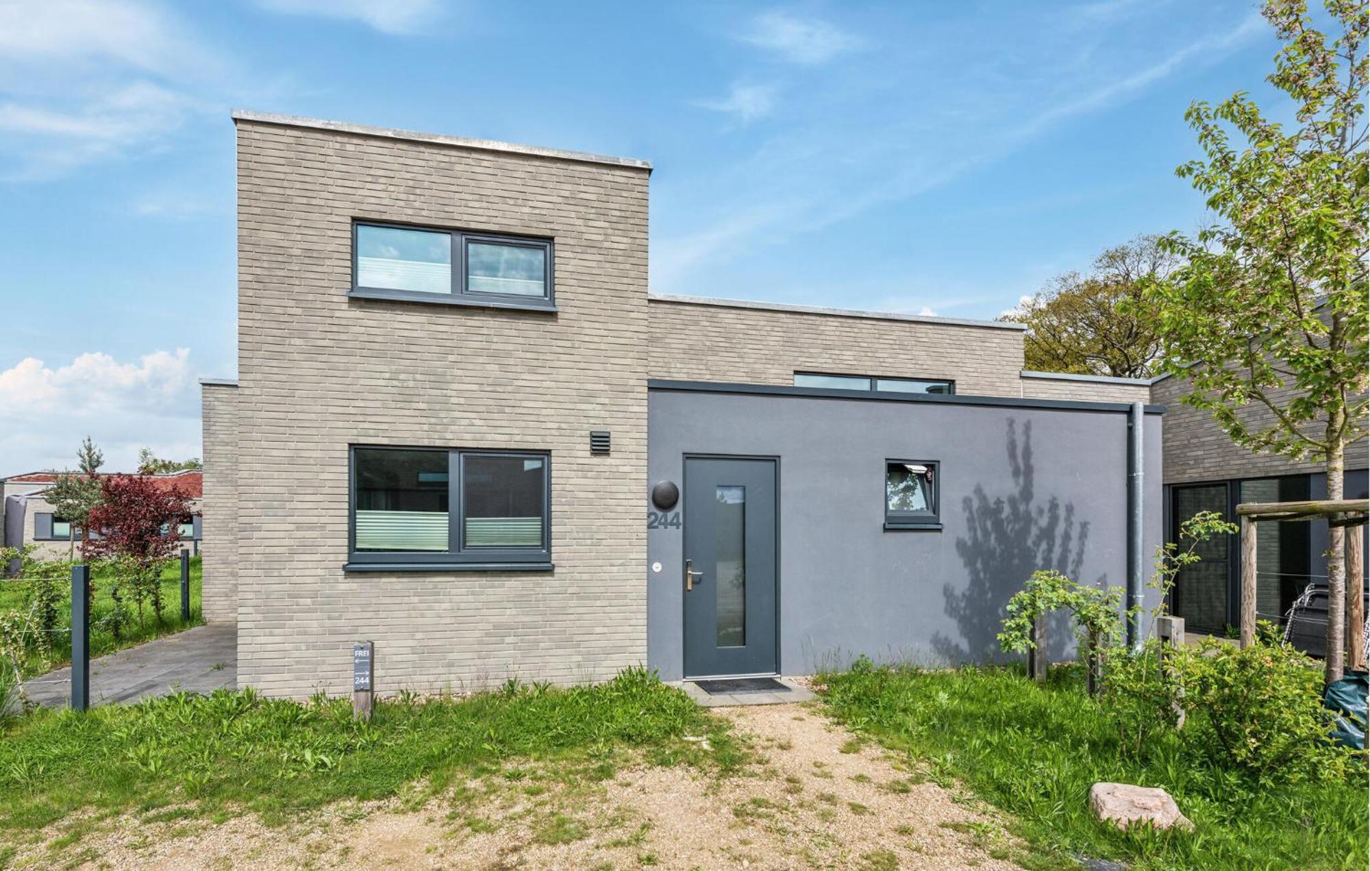 Gorgeous Home In Lembruch-Duemmer See With Kitchen المظهر الخارجي الصورة